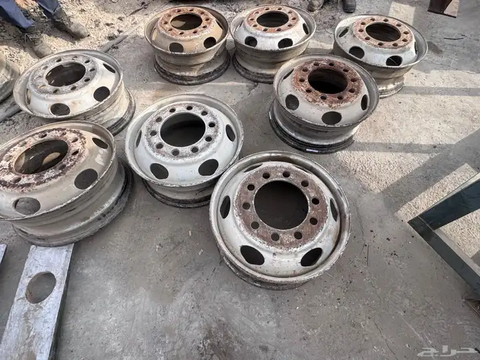 جنوط شاحنه نيسانUD 0