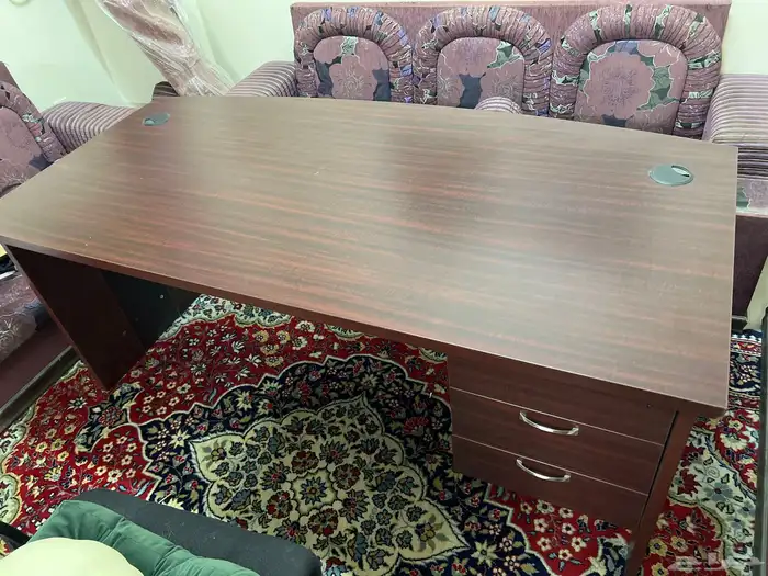 طاولة مكتب 3 أدراج 1