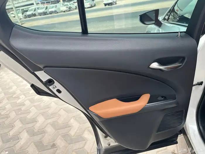 لكزس UX200 2022 20