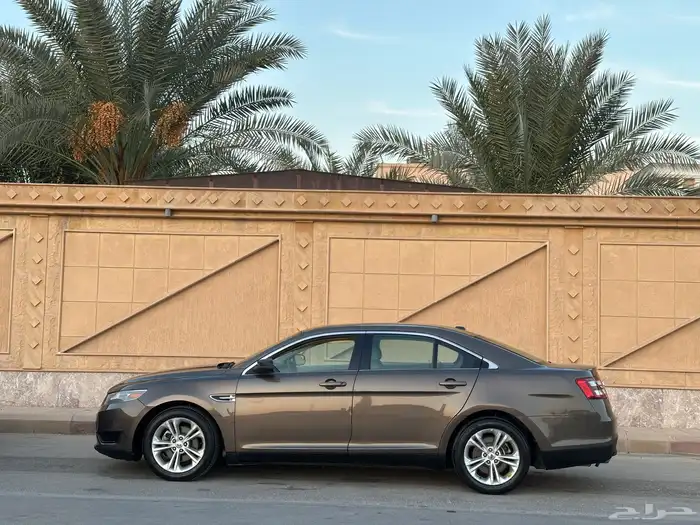 فورد تورس SE 2015 نص فل نظيف للبيع 1