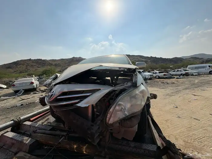 كورولا للبيع تشليح قير عادي 0