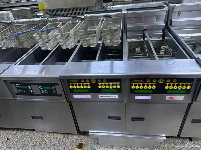 بيع جميع معدات المطاعم والمخابز والكفيهات المستعمله شبه جد 19