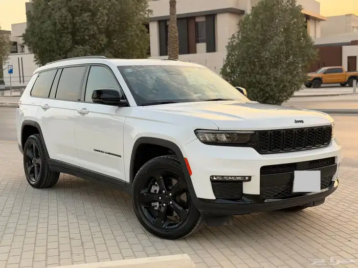 جراند شيروكي بلاك اديشن 2023 Altitude 1