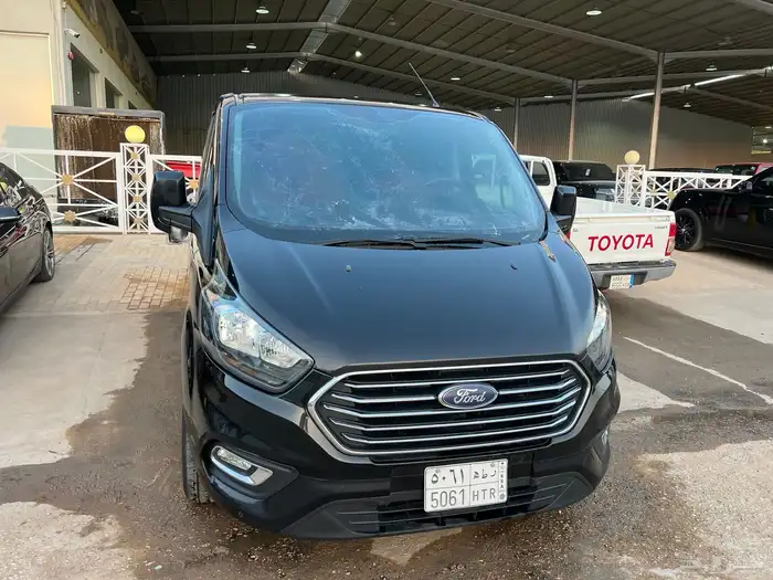 فان 9 ركاب تورينو فورد 2023 شبة جديد ديزل سعودي 4