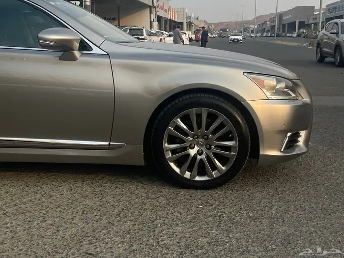 لكزس LS460 2015 لارج 2