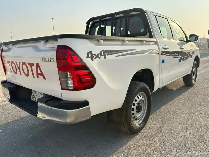 هايلوكس دبل قير عادي ديزل 2022 2