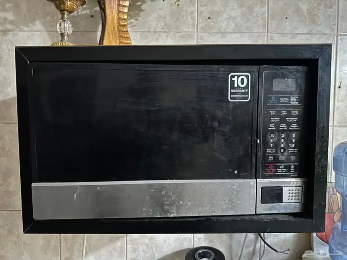 غرفت نوم وكنب وفرن ومايكرويف للبيع 8