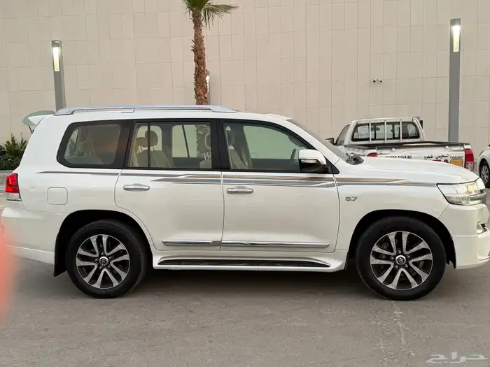 لاندكروزر Gxr 2017 4