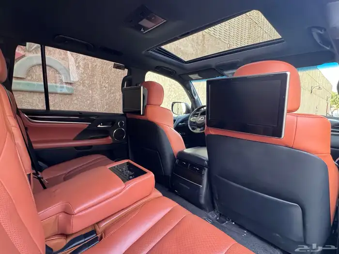 لكزس LX570 2016 مخزنه بلاك اديشن 17