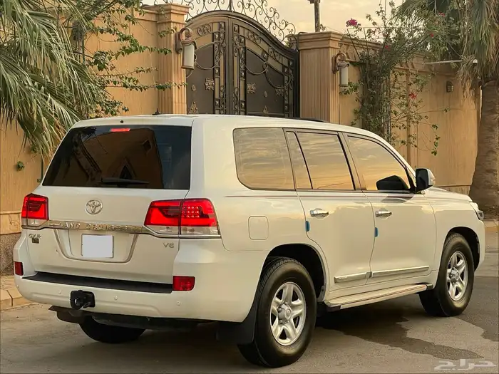 جيب لاند كروزر 2019 GXR سعودي 6