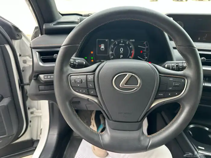 لكزس UX200 2022 12