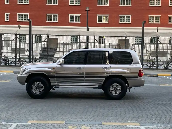 جيب تويوتا لاندكروزر موديل 2002 6