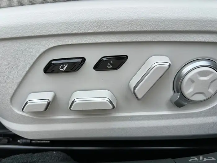 هيونداي ازيرا 2023 فل كامل كاليجرافي ( بروجكتر ) 28