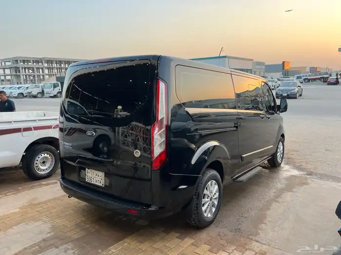 فان 9 ركاب تورينو فورد 2023 شبة جديد ديزل سعودي 6