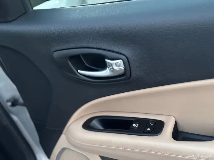 جيب jeep كومباس 2020 عداد 10 الف 15