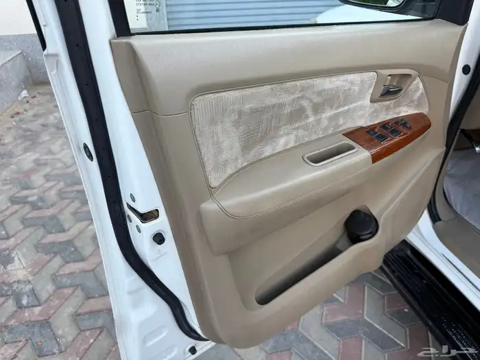 فورتشنر 2009 مخزن ماشي 234 فقط 6 سرندل قير عايدي 9