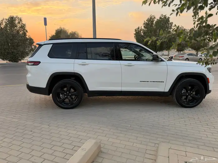 جراند شيروكي بلاك اديشن 2023 Altitude 11