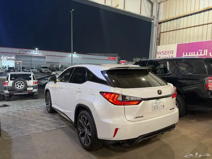 لكزس RX350 2017 ( الوكيل عبداللطيف جميل ) 12