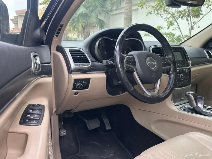 جيب جراند شيروكي 2019 ليمتيد نضيف للمستخدمV6دبل 10