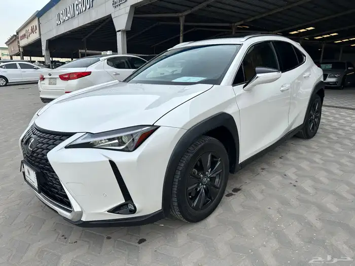 لكزس UX200 2022 1