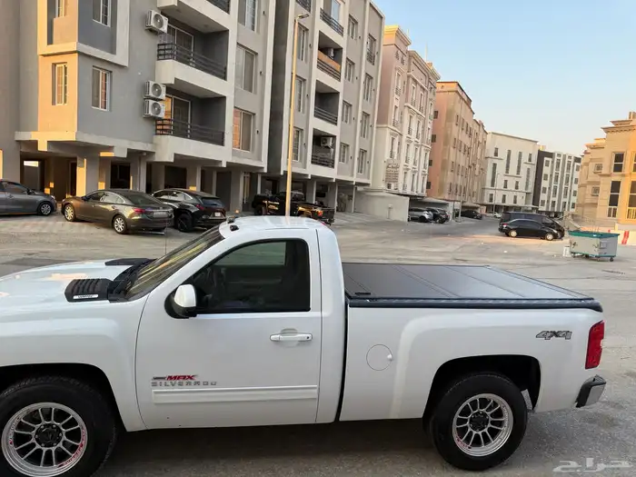 شيفرولية سلفرادو 6