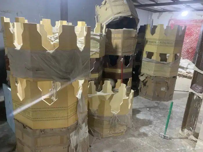 السلام عليكم يوجد لدي طاولة مزخرفه مغربيه خشب ممتاز مطرزه 0