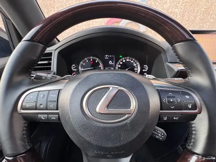 لكزس LX570 2016 مخزنه بلاك اديشن 32