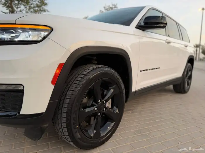 جراند شيروكي بلاك اديشن 2023 Altitude 28