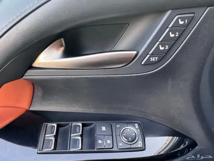 لكزس LX570 2016 مخزنه بلاك اديشن 44