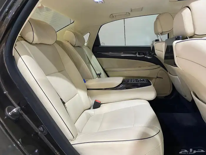 هونداي سنتنيال 2014 VS500 ( أعلى فئة ) بحالة ممتازة 17