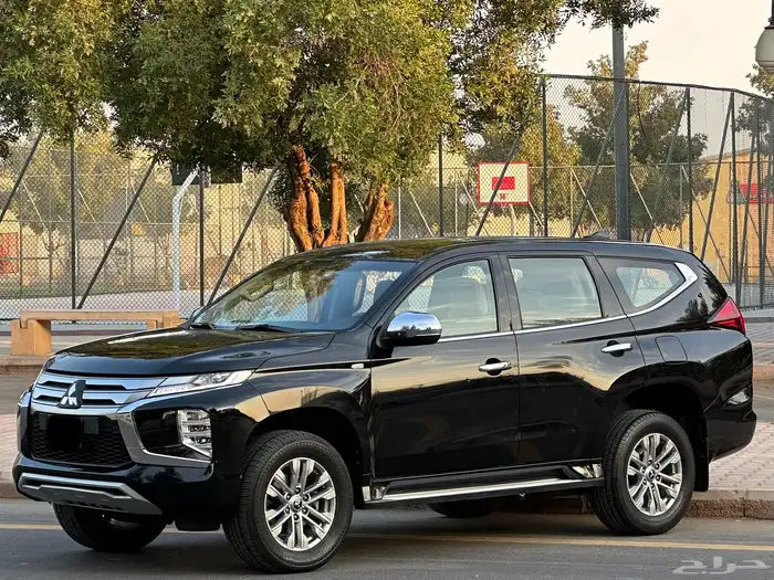 ميتسوبيشي مونتيرو سبورت 2022 استاندر دبل 4