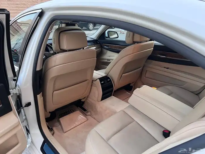 بي ام دبليو الفئة السابعة 730 23