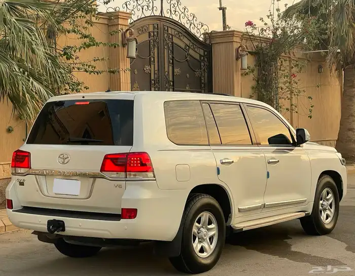 جيب لاند كروزر 2019 GXR سعودي 5