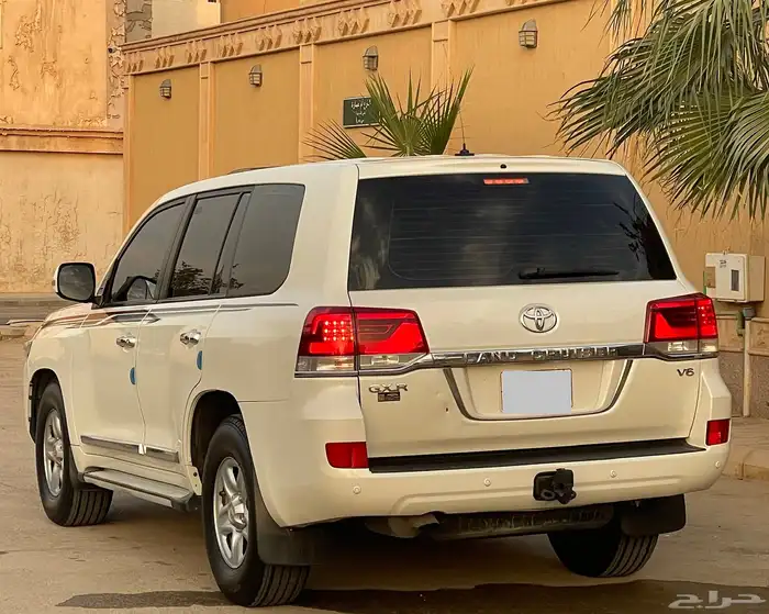 جيب لاند كروزر 2019 GXR سعودي 17