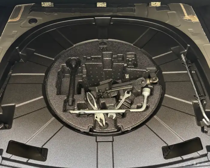 كامري 2024 اسود 19