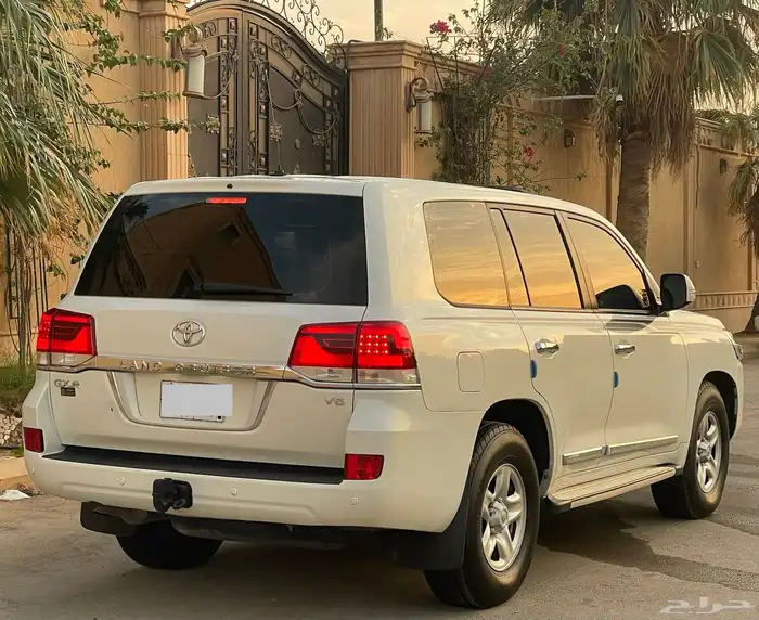 جيب لاند كروزر 2019 GXR سعودي 2