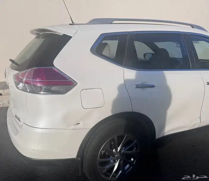 سيارة نيسان 11