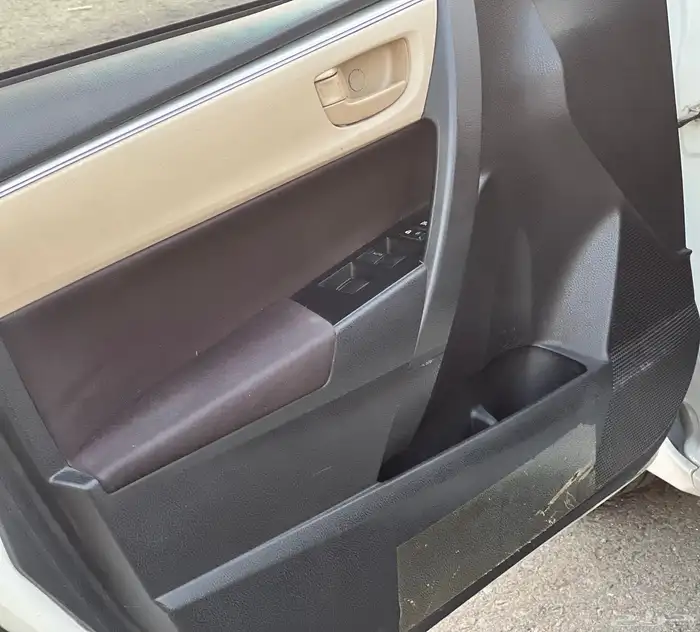 للبيع تويوتا كورلا موديل 2016 9