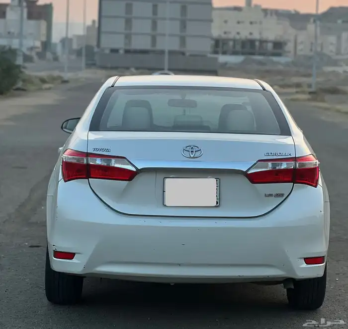 للبيع تويوتا كورلا موديل 2016 3