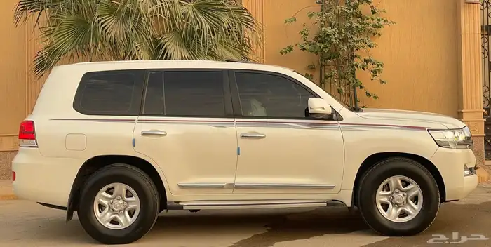 جيب لاند كروزر 2019 GXR سعودي 3