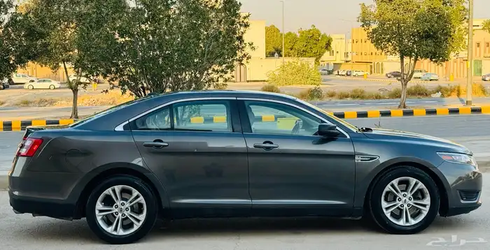 فورد تورس ((2019))بحاله ممتازه 3