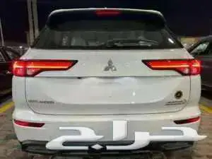 ميتسوبيشي اوتلاندر ستاندر ابيض 2025 5 راكب بأقل الاسعار 2