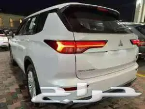 ميتسوبيشي اوتلاندر ستاندر ابيض 2025 5 راكب بأقل الاسعار 3