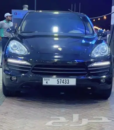 بورش كايين 2012 اسود لوحات دبي 9