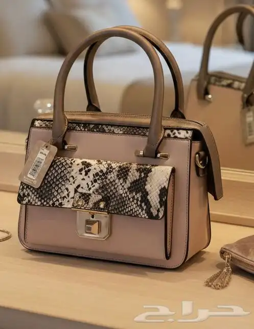 شنطة ماركة اكسسواريز جديدة اصلية 0