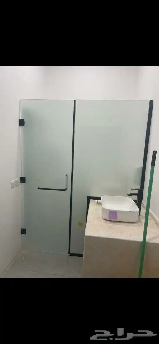 شاورات زجاج.   قواطع زجاج.   حواجز. زحاج 15