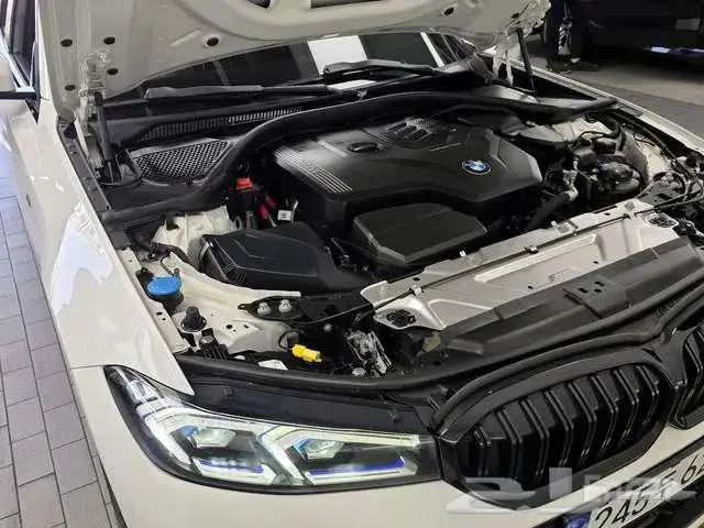 بى ام دبيو BMW 320 M موديل 2024 18
