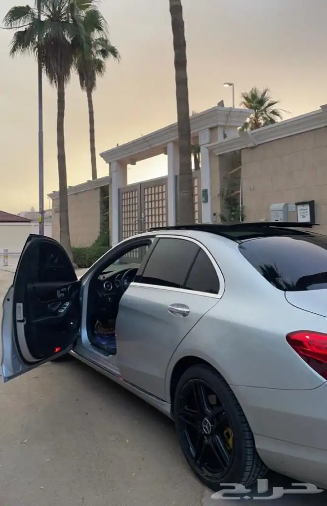 مرسيدس C300 2018 متاح تقسيط 1857 شهريا 7