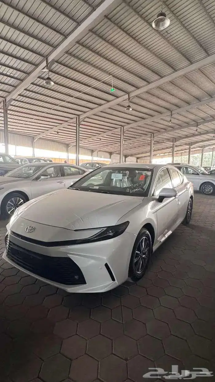 كامرى بنزين استاندر 2025 عروض نهاية السنة 0