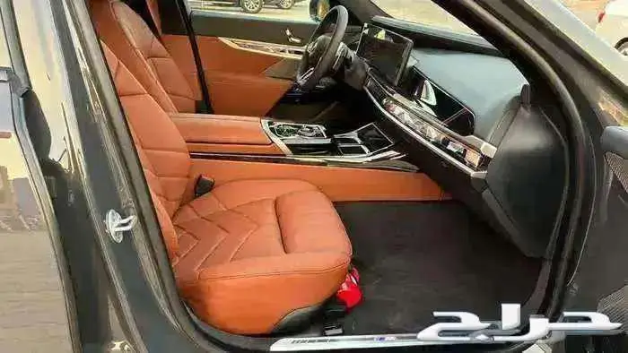 بي أم دبليو 735i موديل 2026 فل كامل أند فجول جديد M Kit 13